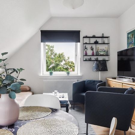 Lovely Top Floor Apart Copenhagen Near Airport, Metro And The Beach Ngoại thất bức ảnh